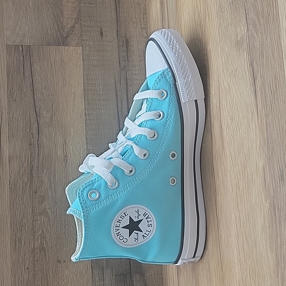 Converse high top Brand new in the box no lid. - Picture 9 of 13